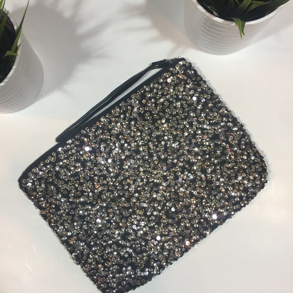 🌻 Gold sequins evening clutch with wrist strap🌻 - Picture 3 of 4